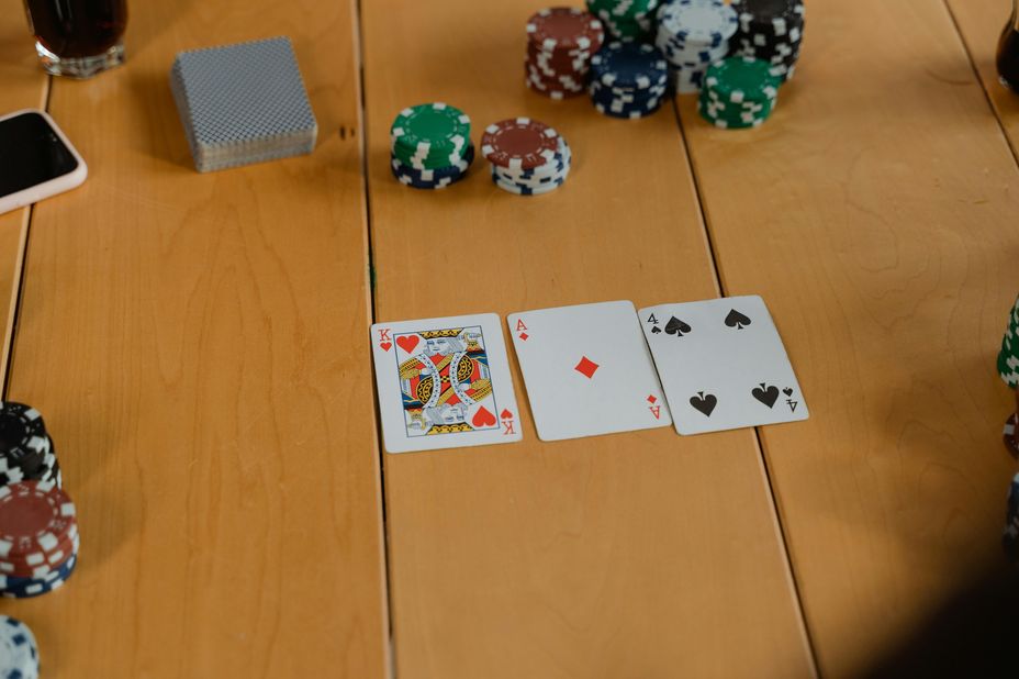 Infographic: How Golden Crown Casino Works